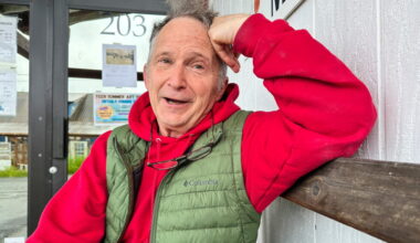 Republican with same name as incumbent advances from Alaska US Senate primary