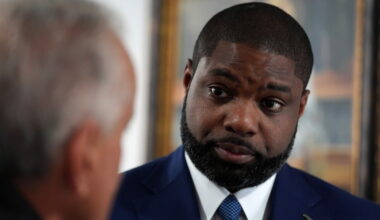 Tuesday primaries: Redistricting scrambles Florida, Sullivan v. Sullivan in Alaska