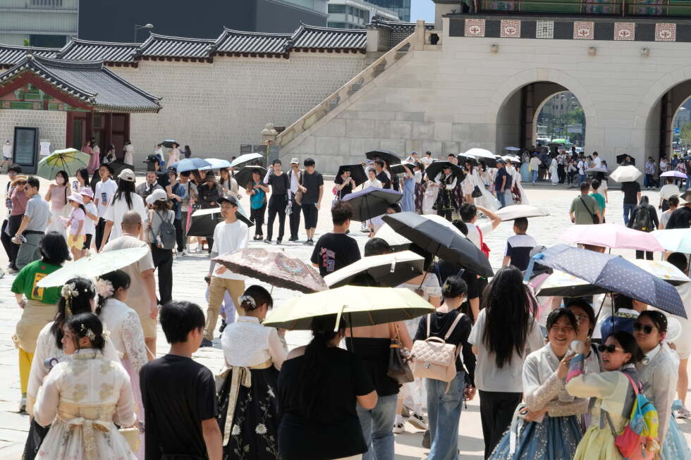 Korean Peninsula and Japan bake under record heat wave