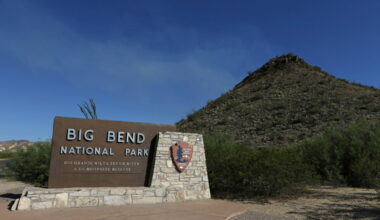 Trump administration briefly pausing Big Bend National Park border construction