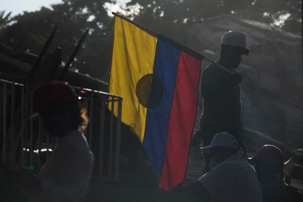 Survivors face the challenge of rebuilding after Colombia quake