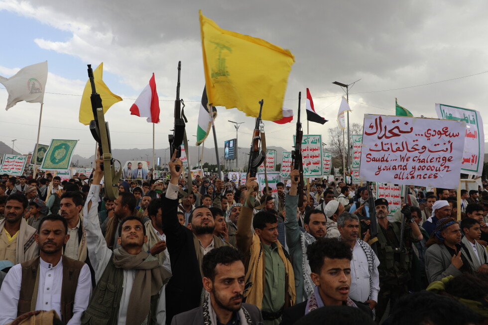 Houthi rebels attack vessel in Bab el-Mandeb, killing 4