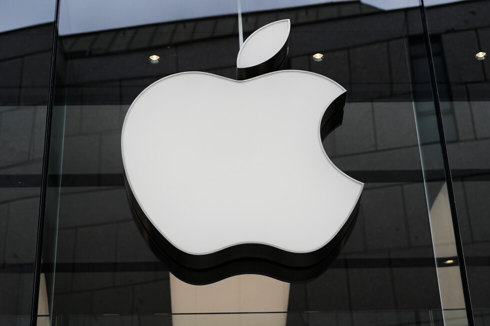 Trump presses Apple to rename Lake Ontario as 'Lake America' amid Canada trade war