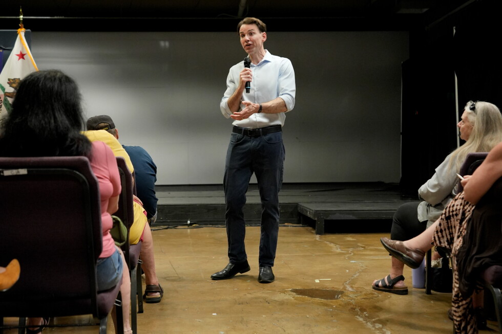 California congressman left GOP to try to survive redistricting competition