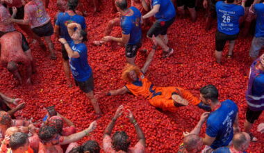 La Tomatina food fight draws foreigners and Spanish locals