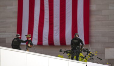 Three Secret Service officials placed on administrative leave