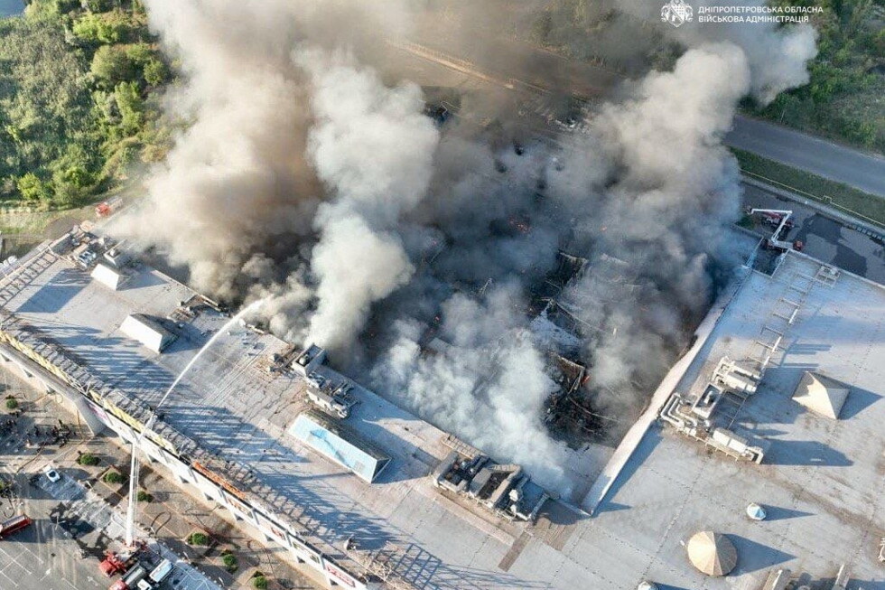 Russian and Ukrainian attacks kill 5 people a day after shopping mall drone strike