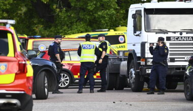1 dead and 2 injured after 18-year-old with a sword attacks school in Swedish city of Fagersta