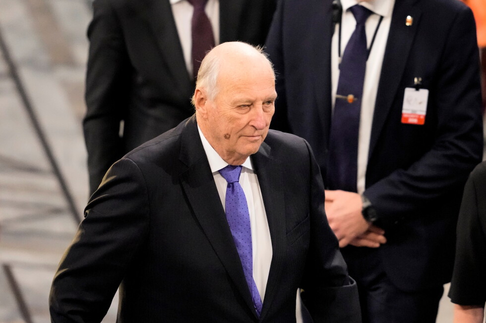 King Harald of Norway stable after bacterial blood infection treatment