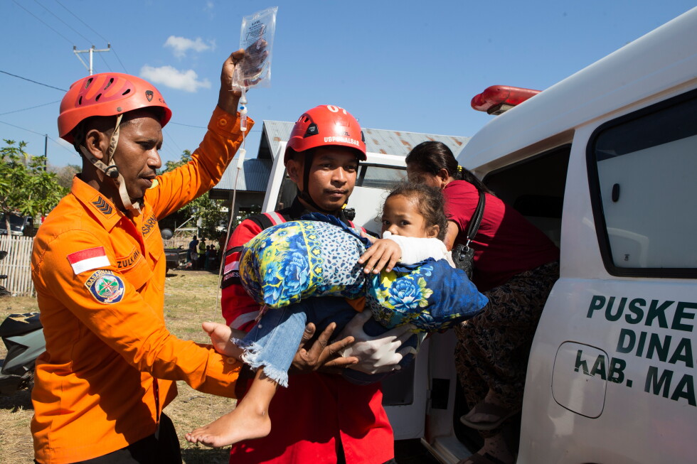 Fear grips children after deadly earthquake in eastern Indonesia