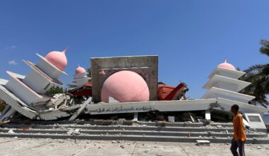People are displaced after powerful earthquake in Indonesia, in photos