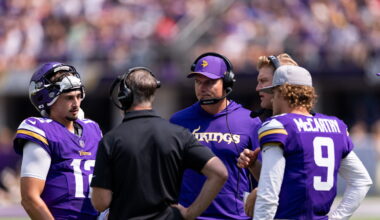 Vikings keep four quarterbacks on 53-man roster