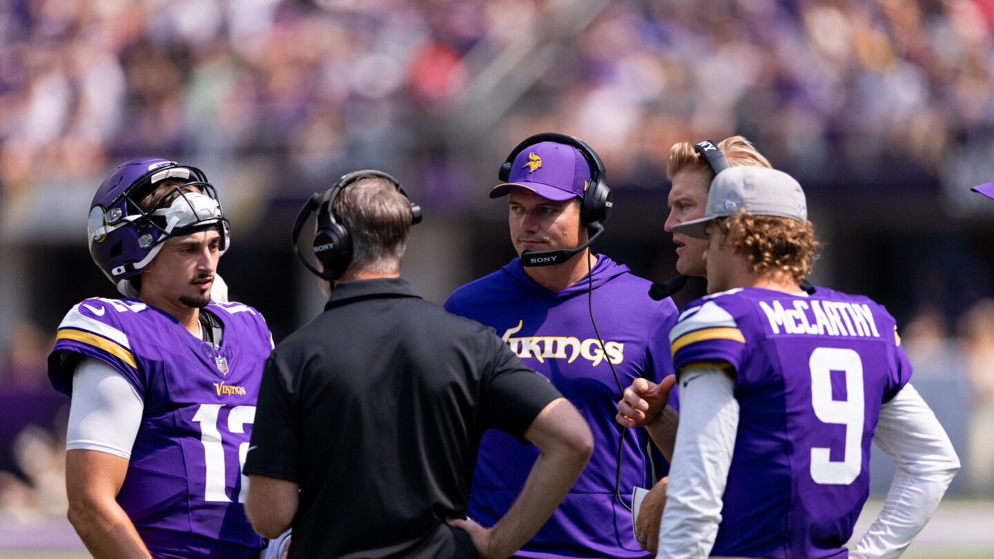 Vikings keep four quarterbacks on 53-man roster
