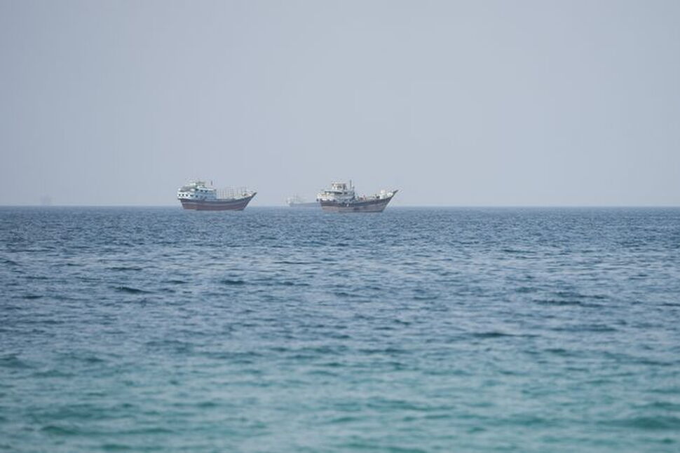 Vessel Traffic Through Hormuz Dwindles This Week as Markets Watch Iran-Oman Talks