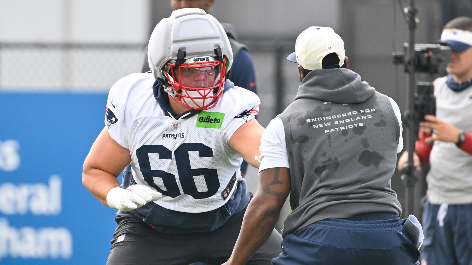 Giardi: NFL Notebook - Two weeks into training camp, and we've got some awards to hand out