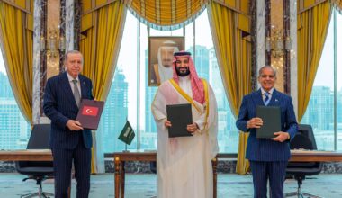 Defense pact with Saudi Arabia, Pakistan not aimed at Iran, Turkey says