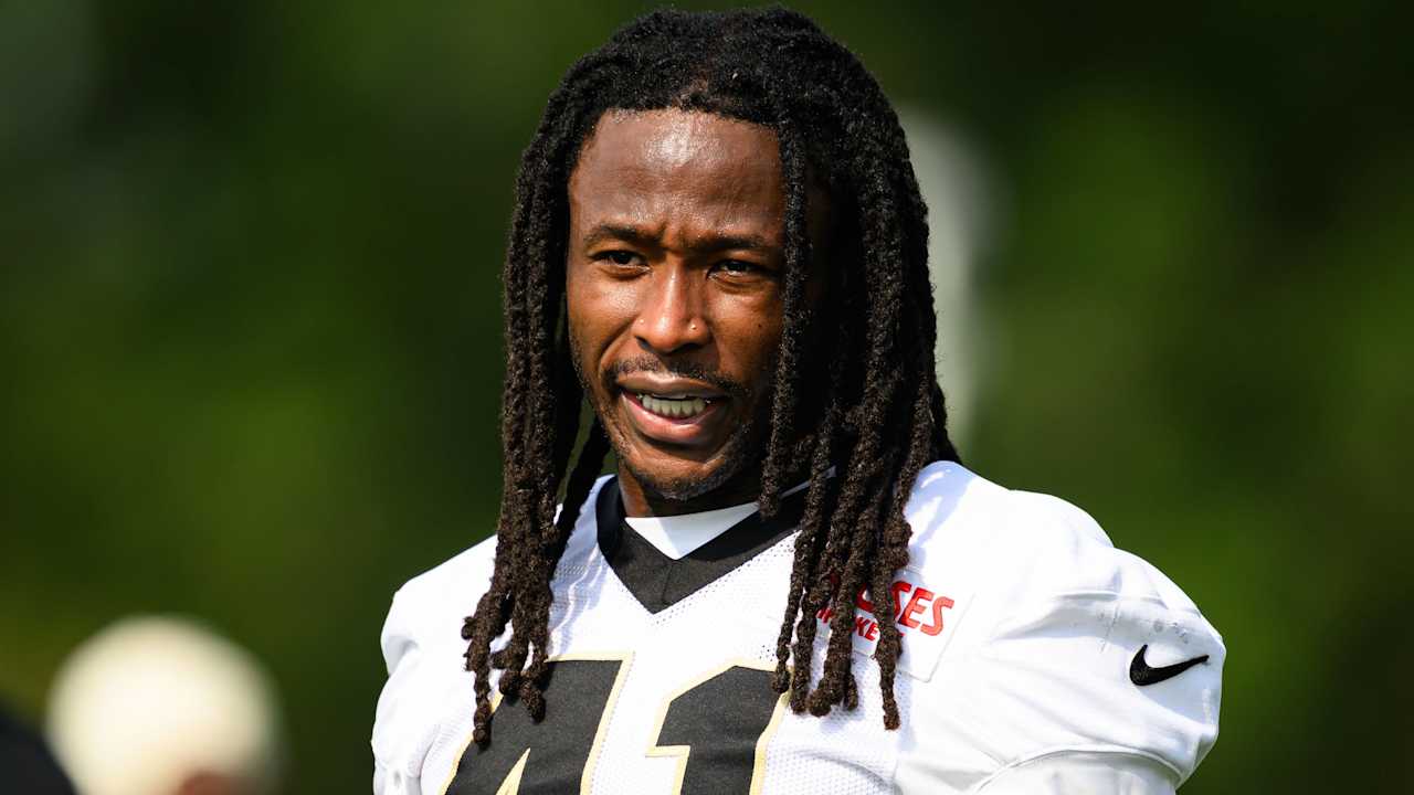 NFL news roundup: Saints' Alvin Kamara out at least a month; Giants trade OL to Jaguars - nfl.com