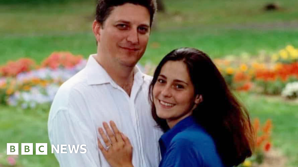 'Constantly on my mind' - 9/11 agony endures for bereaved, 25 years on - BBC