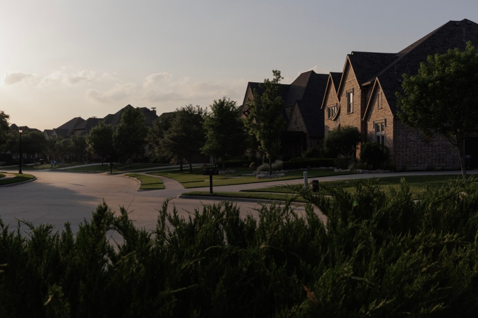 Dallas-Fort Worth suburbs may be key to Paxton vs. Talarico