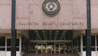 Texas Supreme Court blocks redrawn Galveston County districts
