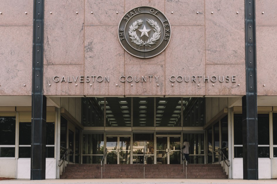 Texas Supreme Court blocks redrawn Galveston County districts