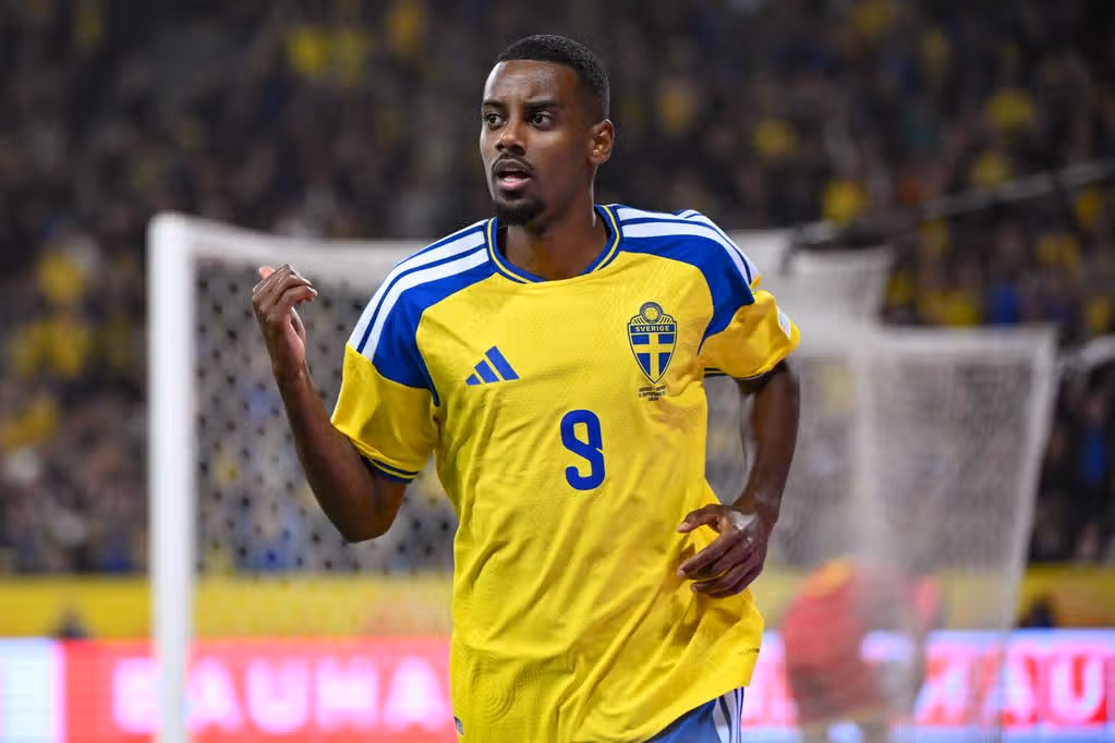 Sweden's forward #09 Alexander Isak celebrates scoring the opening goal during the UEFA Nations League Group B4 football match between Sweden and Romania in Solna, Sweden on September 25, 2026. (Photo by Jonathan Nackstrand / AFP via Getty Images)
