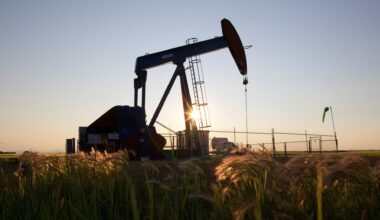 Oil set for steepest weekly gain over renewed U.S.-Iran tensions