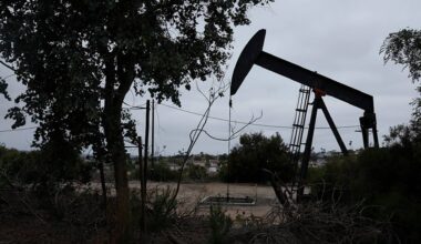 Oil edges down as investors weigh uncertainty over U.S.-Iran strikes