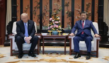 A tarmac welcome buys U.S.-China truce a longer runway