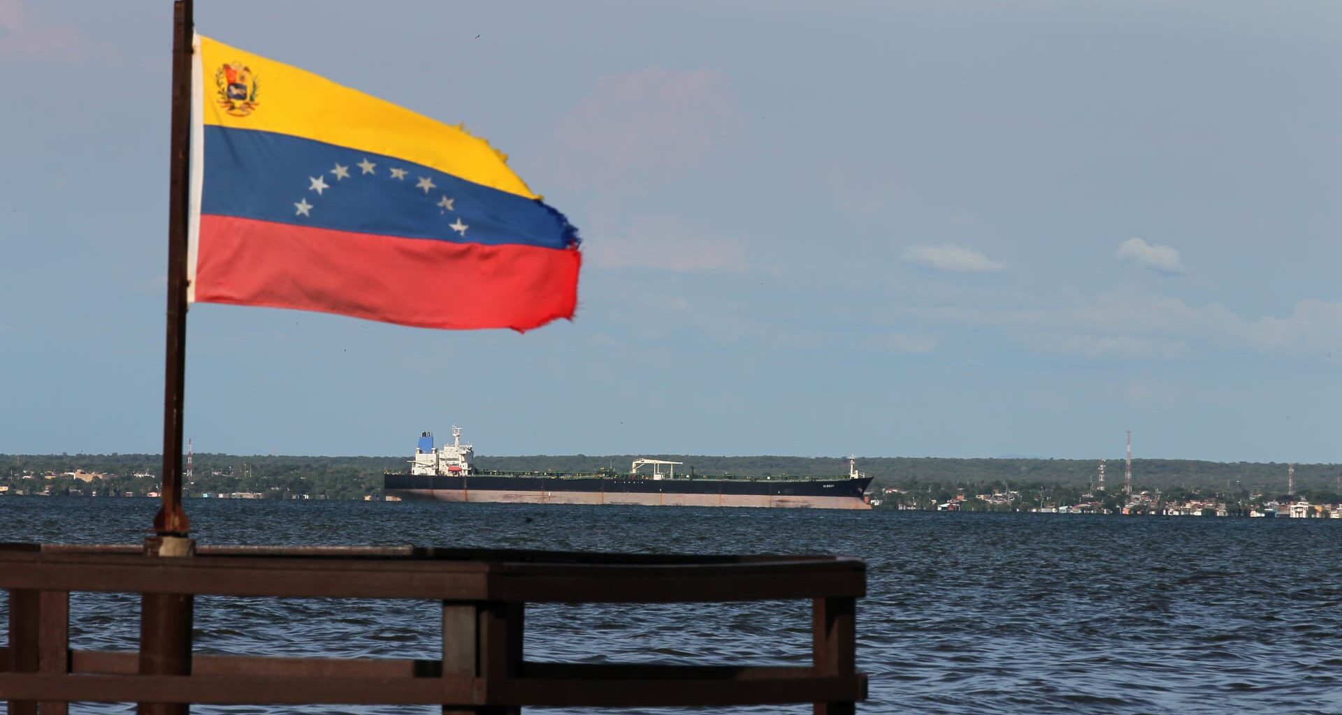 Venezuela grants North American Blue Energy Partners 100-year concessions for 17 oil fields