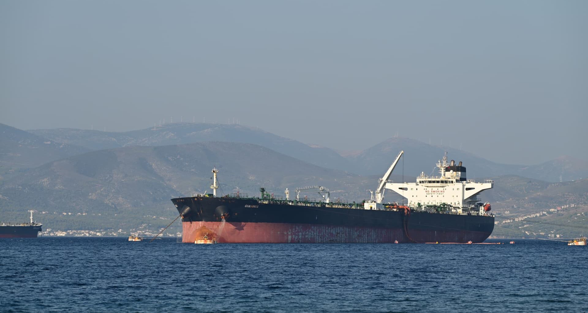 Oil prices little changed after Iran fires missiles at Kuwait