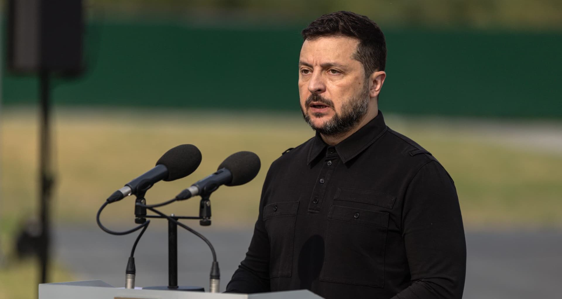 Zelenskyy warns airlines to avoid Russian airspace as drone war grows