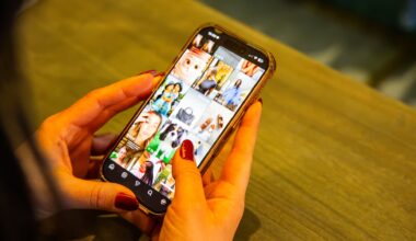Australia to let social media users 'opt out' of algorithm-based feeds