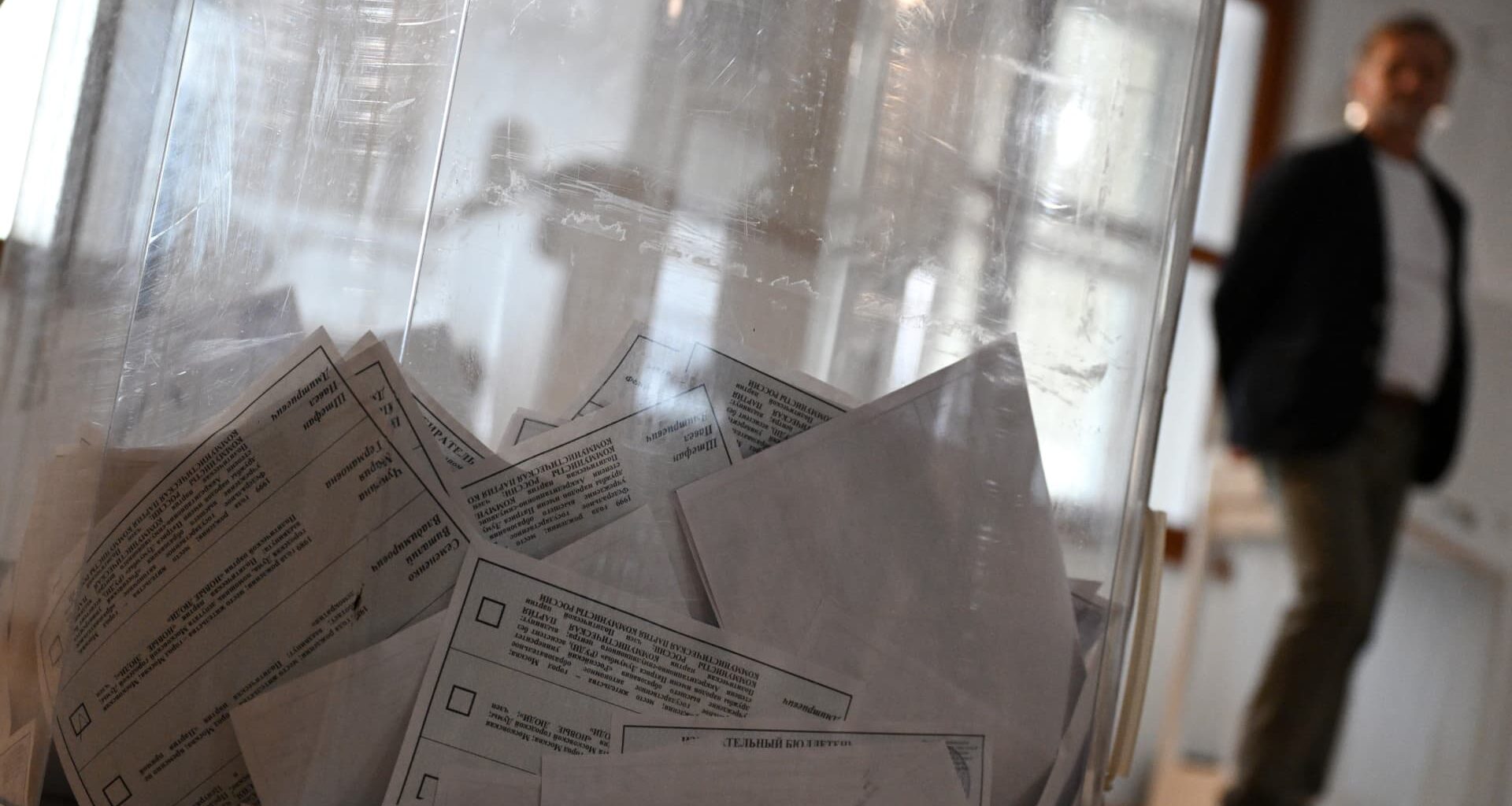 Russia's ruling pro-Putin party on track to win wartime election