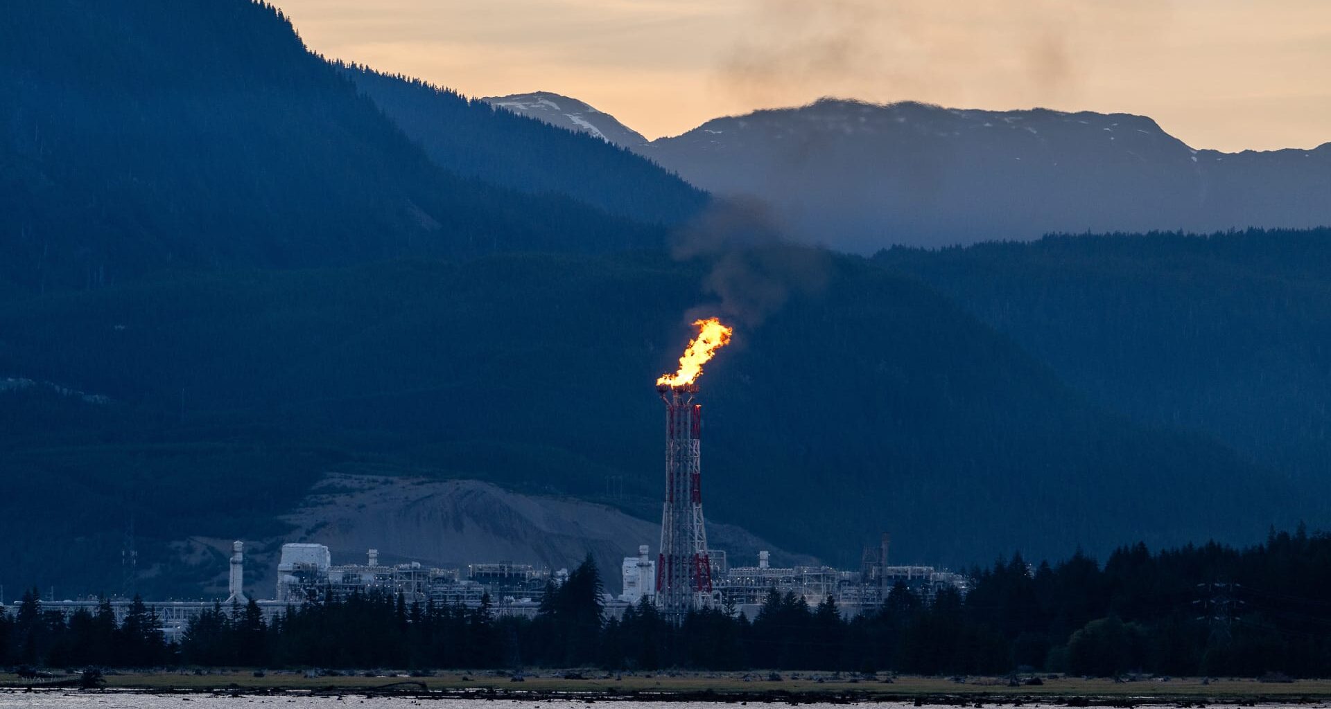 Gas: Shell backs $23 billion LNG Canada expansion in boost to Carney