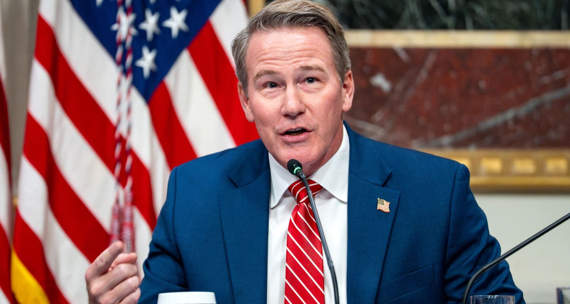 Senate Democrats sink 'toothless' stock trading ban, data center bill