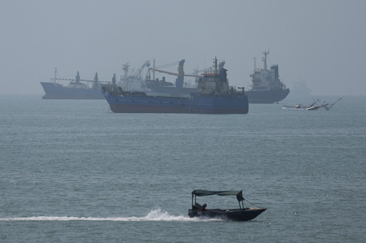 UAE says current state of Iran war is not 'sustainable' after fending off more attacks