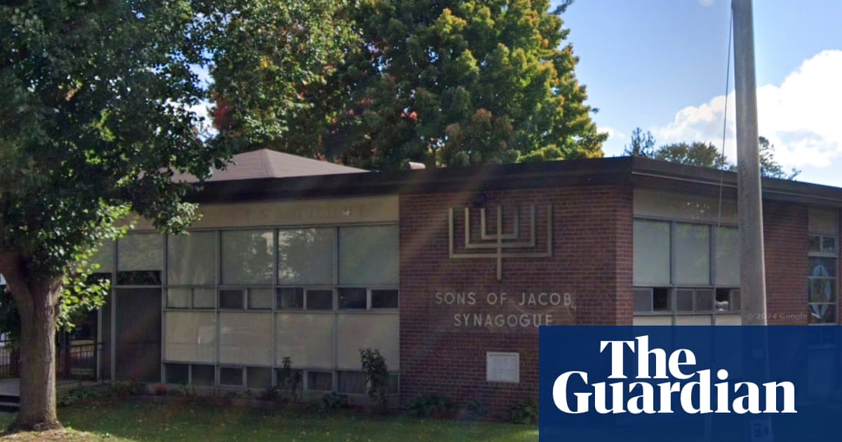 Man and police officer wounded in exchange of gunfire near Ontario synagogue | Canada