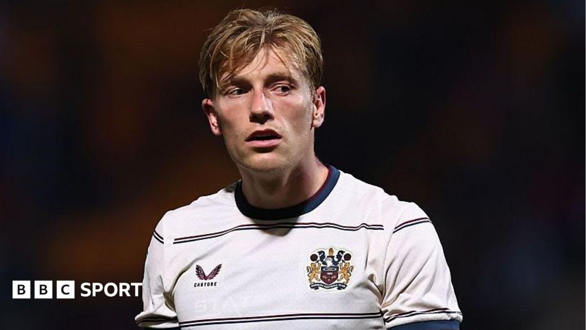 Zian Flemming playing for Burnley