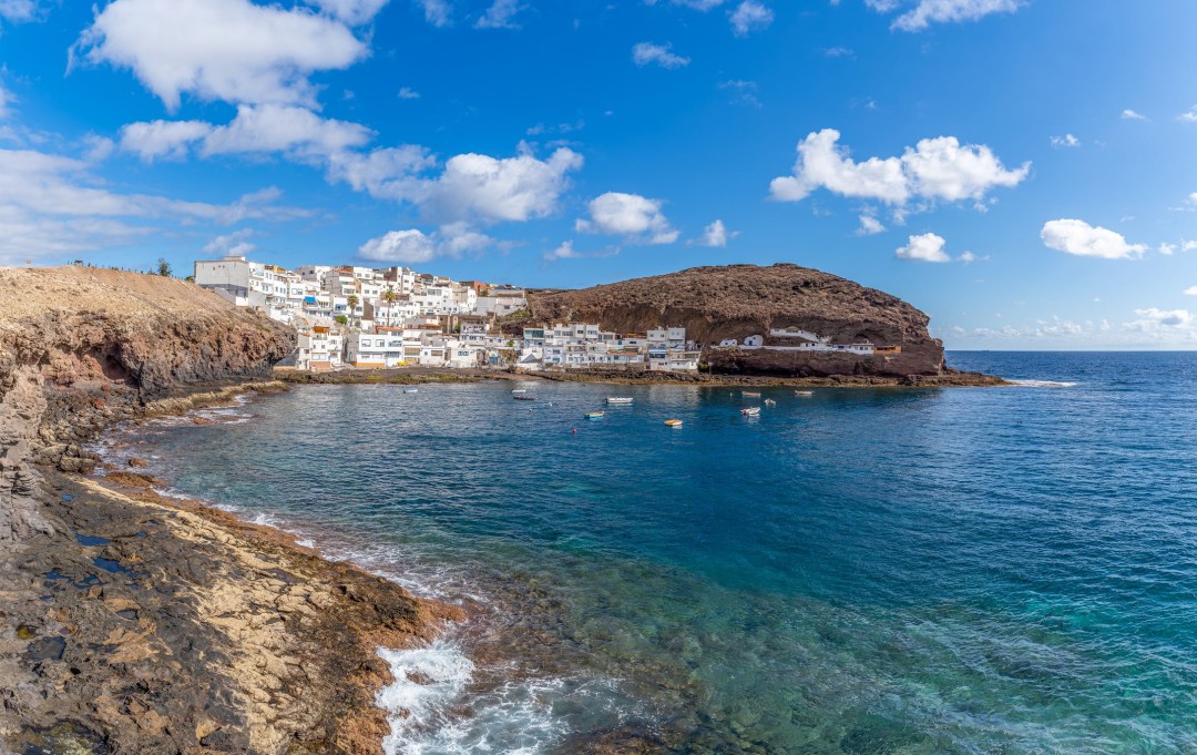 Dozens Feared Dead on Boat Drifting Near Canary Islands