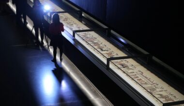 Dramatic Tale of 1066 Conquest of Britain Goes On Display