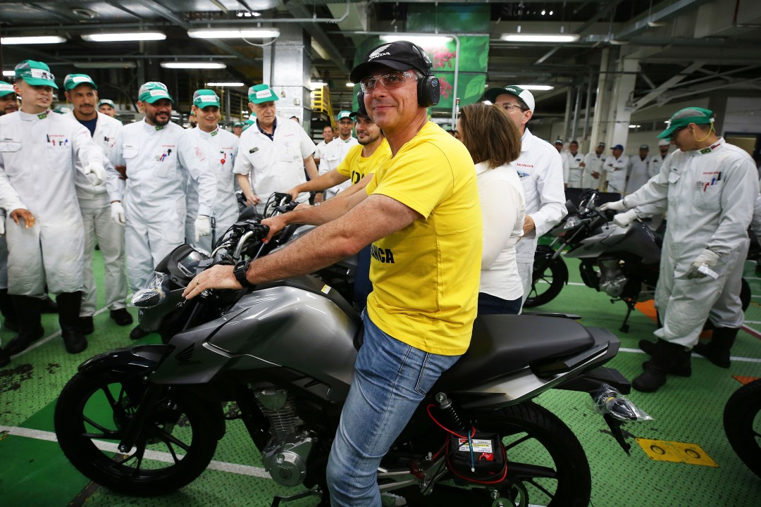 Brazil's Race Tightens as Court Scandal Breaks