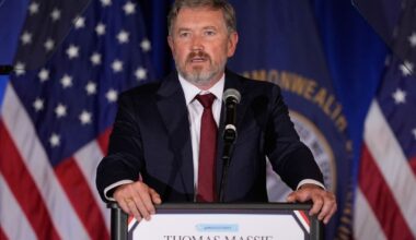 7 House Republicans Defect to Curb Trump's Iran War Powers