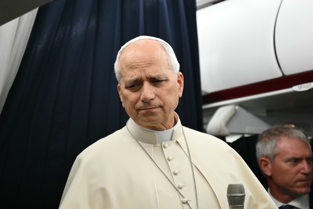 Pope Differs With Trump on AI