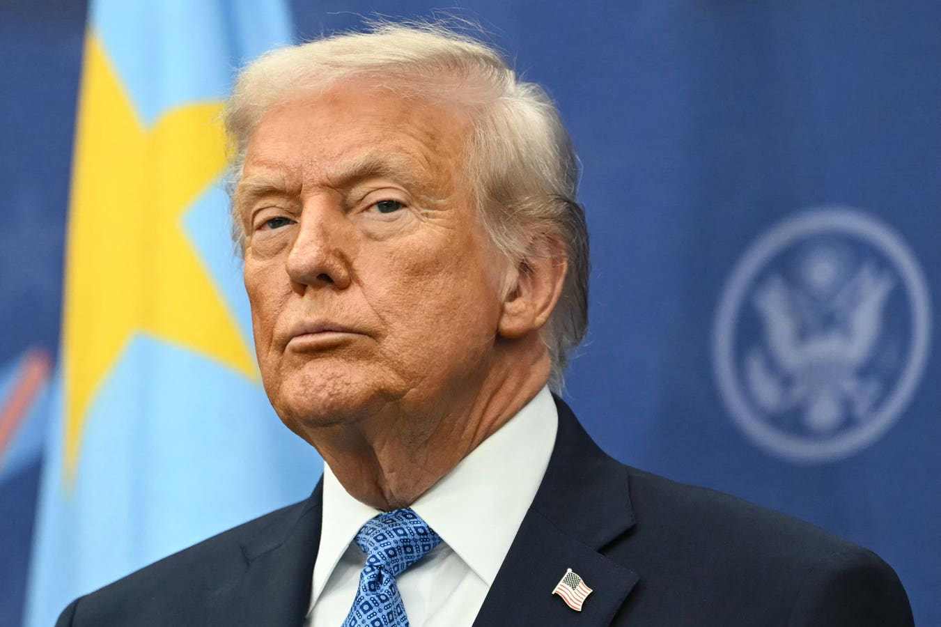 Trump Approval Rating Falls To 32% In Latest Poll