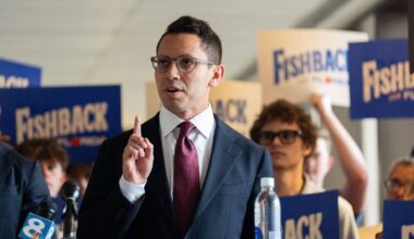 Florida governor candidate Fischback removed from Miami-Dade meeting