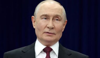 Putin Hit With Humiliating Warning as Air Travel Crisis Explodes