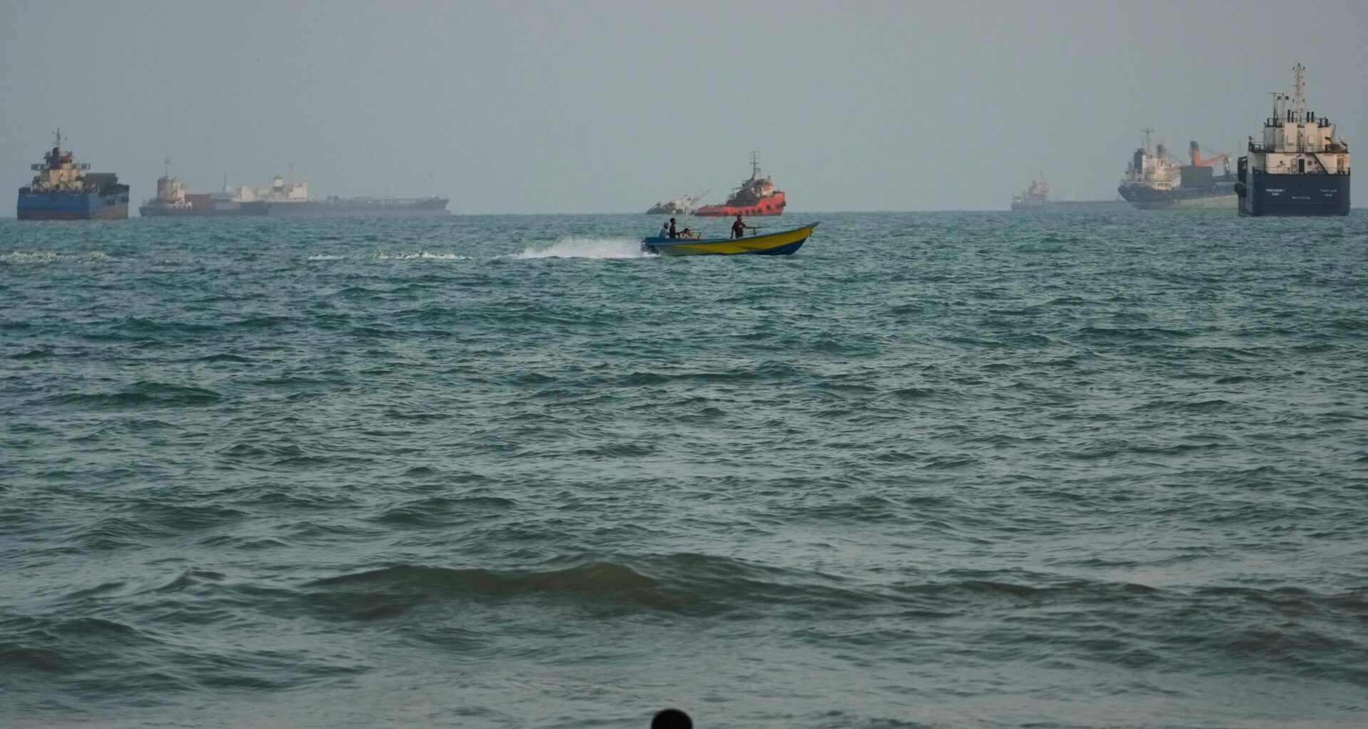 US strikes 3 Iranian oil tankers after saying warships were targeted