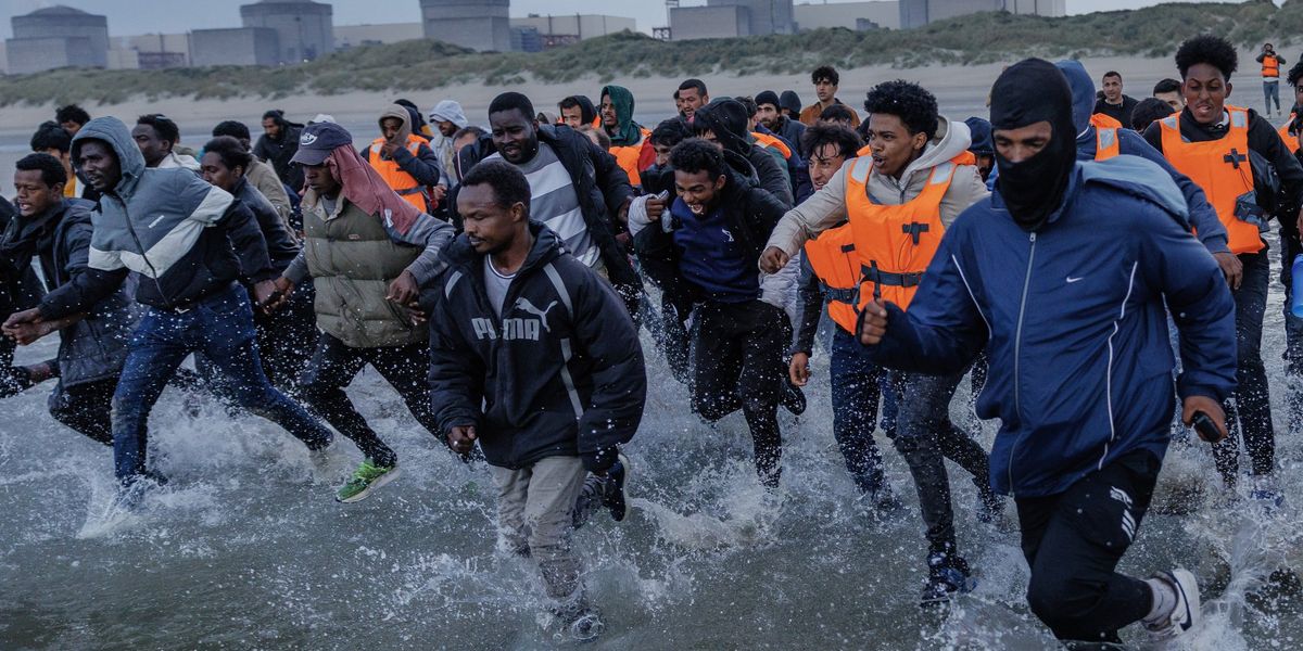 Migrant crisis: Home Office whistleblower exposes 'massive fraud' as he claims just ONE PER CENT of asylum seekers are genuine