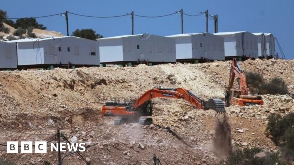 UK government expected to announce restrictions on trade with West Bank settlements - BBC
